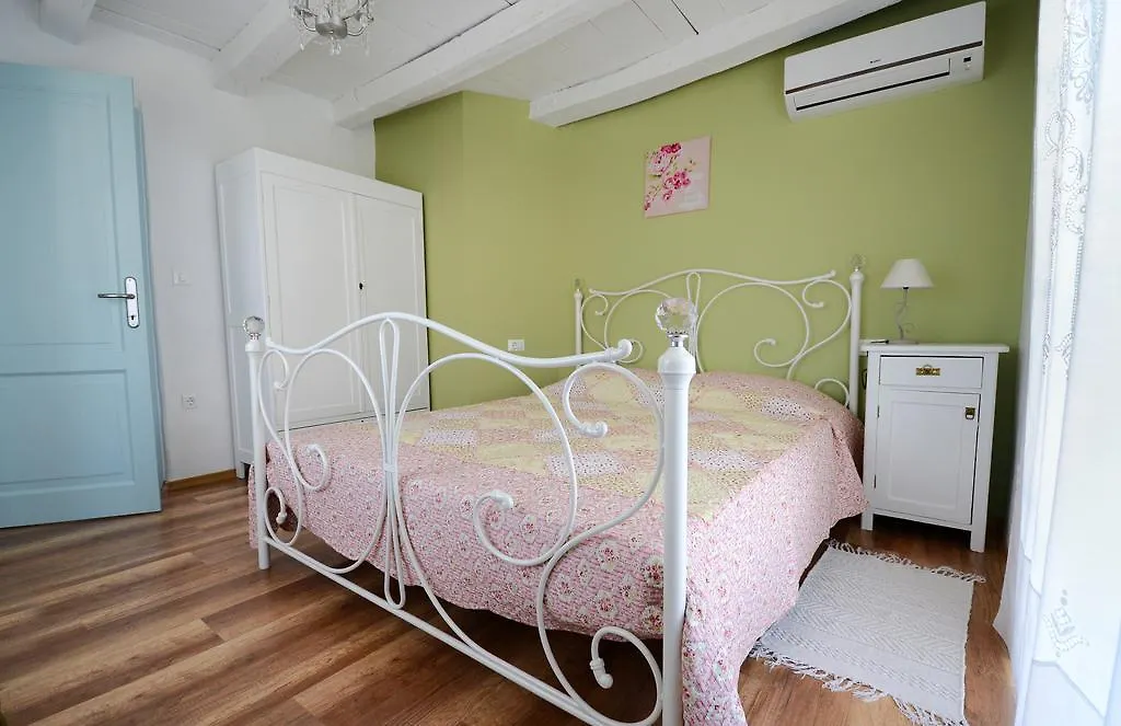 Holiday Home Nono Frane Lindar