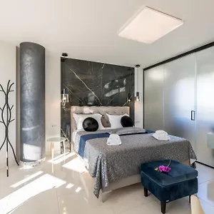 dream-luxury-rooms-21000.splithotels.org/